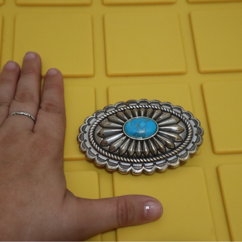 Ariat (woman’s) turquoiseise belt buckle